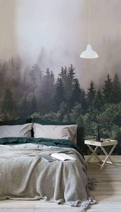 Wenn Sie ein ultimatives Gefühl von Ruhe und Gelassenheit in egal welchem Zimmer Ihres Hauses erzeugen möchten, ist unsere „In den Waldgebieten“-Fototapete der perfekte Weg innerhalb Ihres Zuhause in die Natur zu entfliehen. Diese wunderschöne Fototapete zeigt einen dichten grünen Wald, der in eine Nebelwand gehüllt ist und für Ihr Schlafzimmer perfekt wäre.