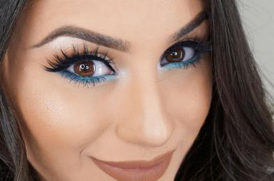 Maquillaje de Fantasia en Tonos Azules para Chicas Atrevidas