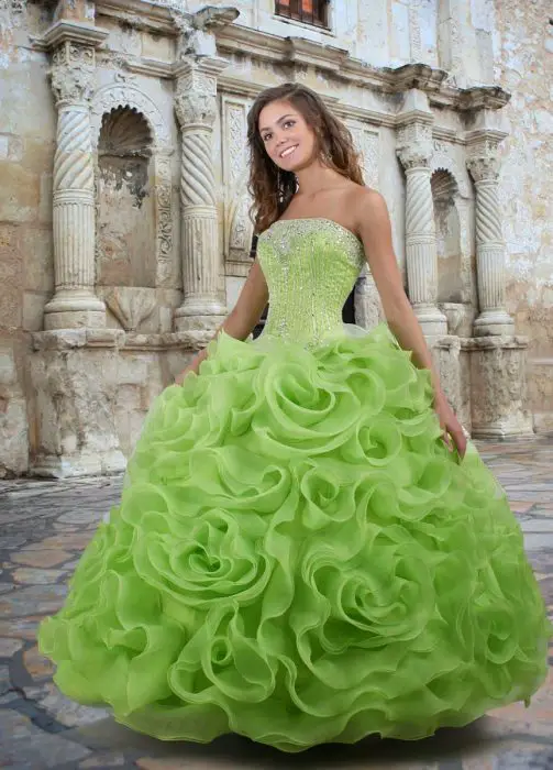 Resultado de imagen para vestido de novia verde