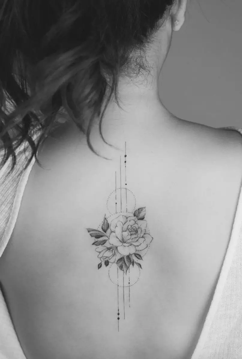 Resultado de imagen para tatuagens delicadas nas costas