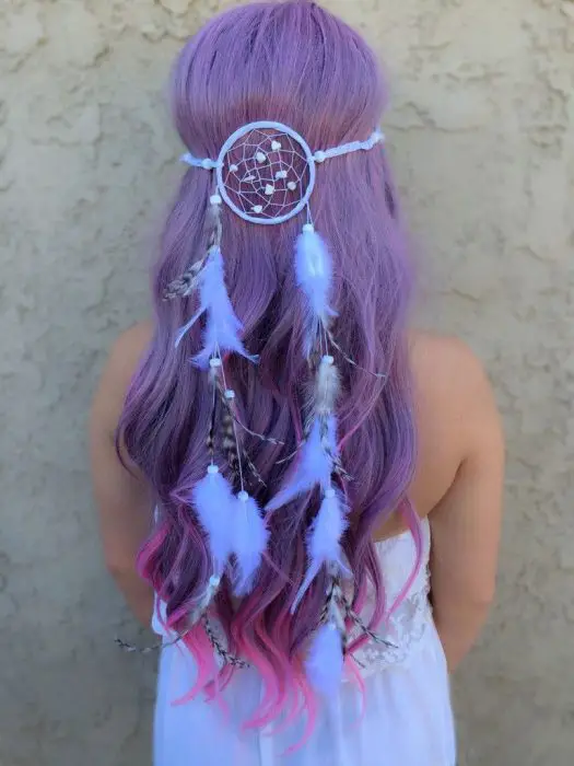 Stunning dreamcatcher headband featuring white feathers as well as natural chinchilla feathers. This unique handmade dreamcatcher has a 3" ring (in diameter) with white stone beads in the center. Ring