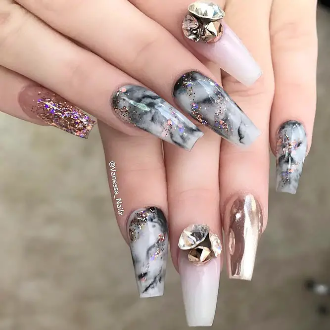 Resultado de imagen para marble nails gray