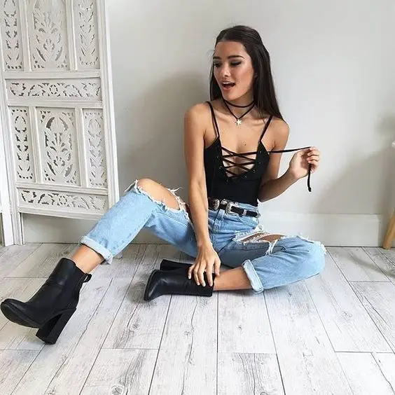 Obsessed with our 'Hailey' Ripped Jeans + 'Hot Fire' bodysuit + 'Seeing Double' belt  Shop the look now via the link in our bio  