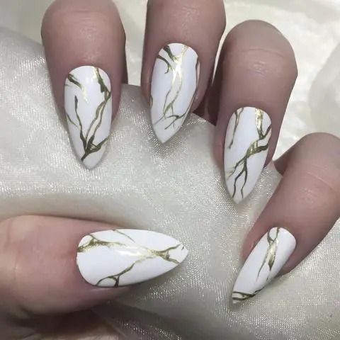 Resultado de imagen para marble nails white