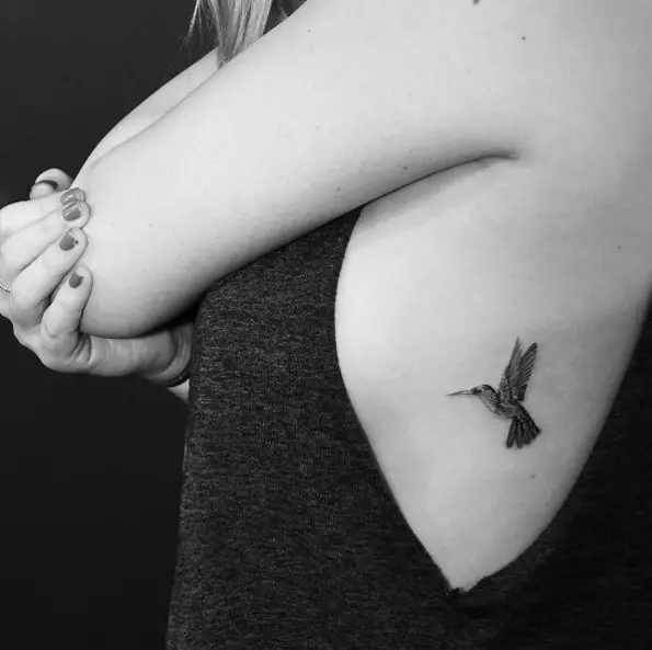 Resultado de imagen para pequeño tatuaje de colibri