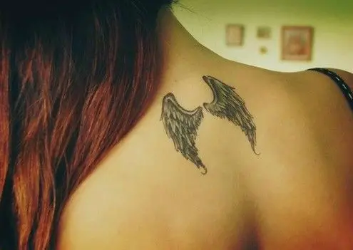 Resultado de imagen para tatuajes pequeños de Alas de ángel