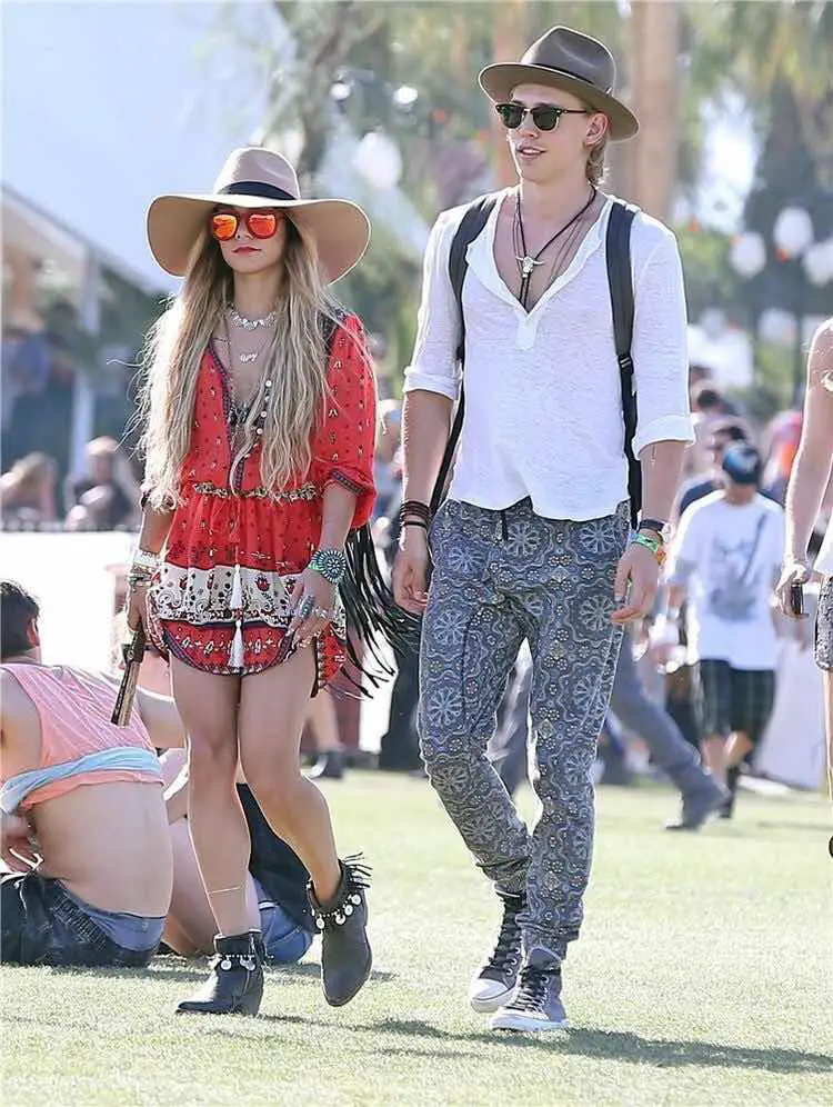 30+ Ideas de Outfits Coachella para Fiestas al Aire Libre