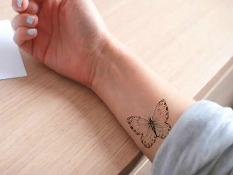 Resultado de imagen para tatuajes de mariposa pequeños