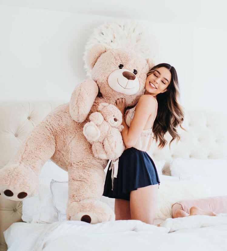 15 Lovely Giant Teddy Bears You Will Wish You Had Trendy Queen