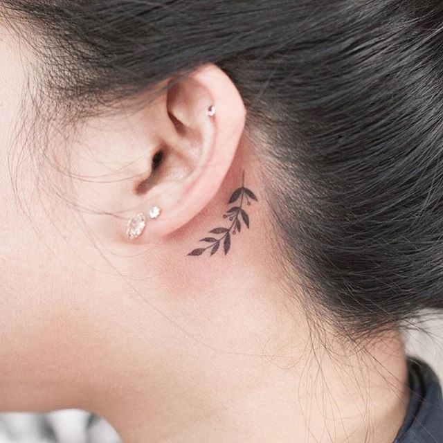 Featured image of post Tatuajes Delicados Para Mujer En El Cuello Bien este no es un tatuaje propiamente
