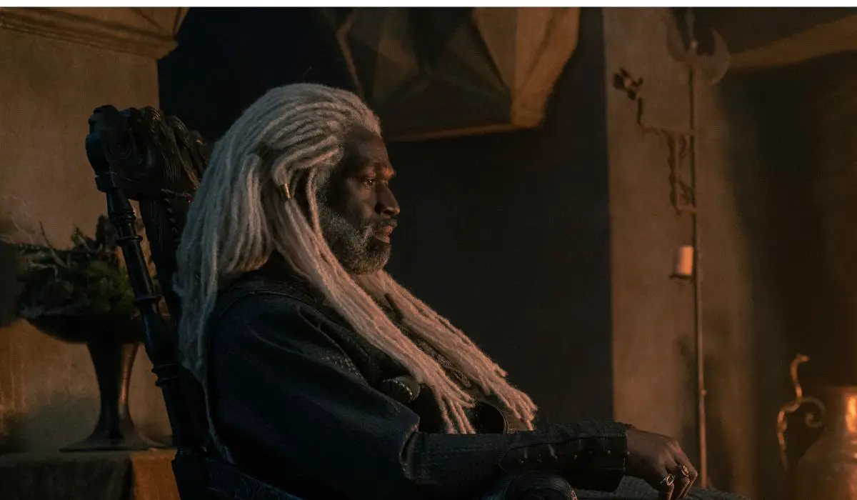 Steve Toussaint como Lord Corlys En