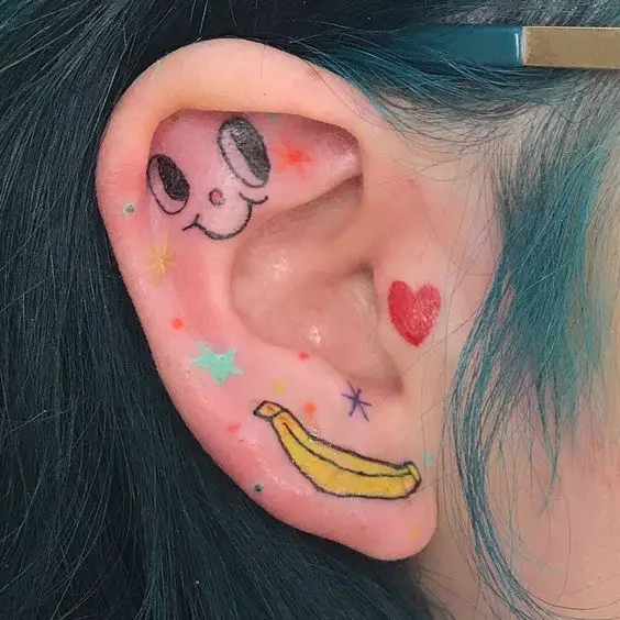tatuajes en el lobulo de la oreja