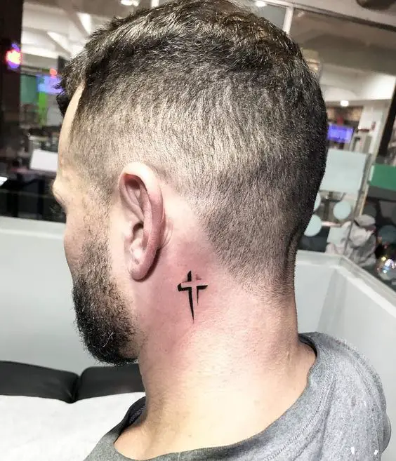 Tatuajes Pequeños en el Cuello para Hombres【IDEAS】✓