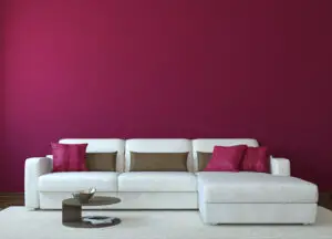 Decoración de sala con color borgoña