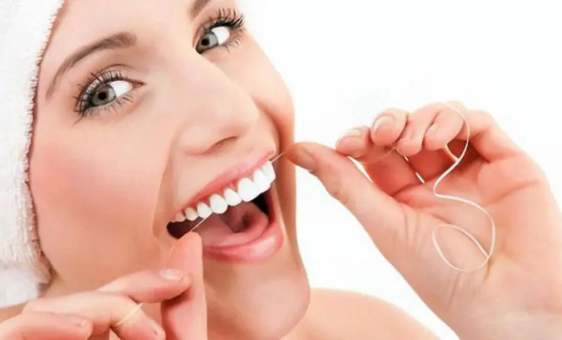 8 malos hábitos del cepillado que dañan los dientes
