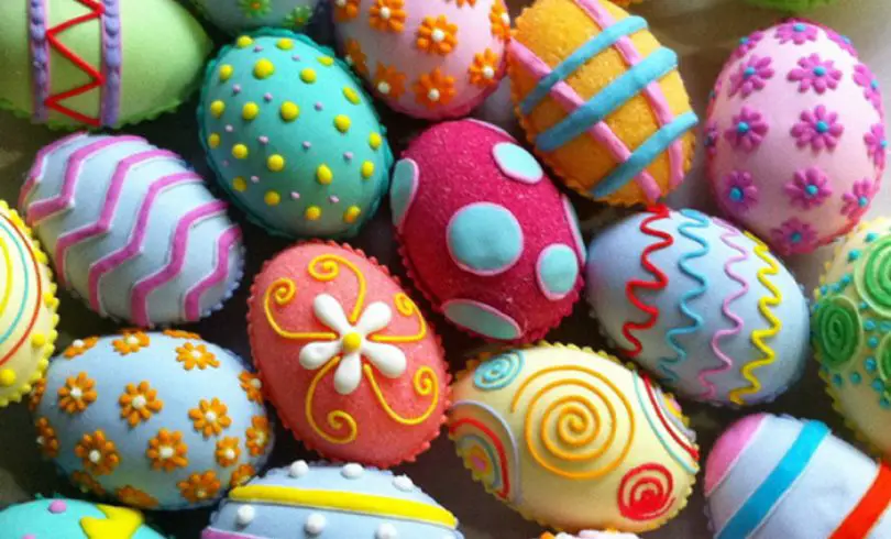 10 maneras sencillas y divertidas de adornar los huevos de Pascua